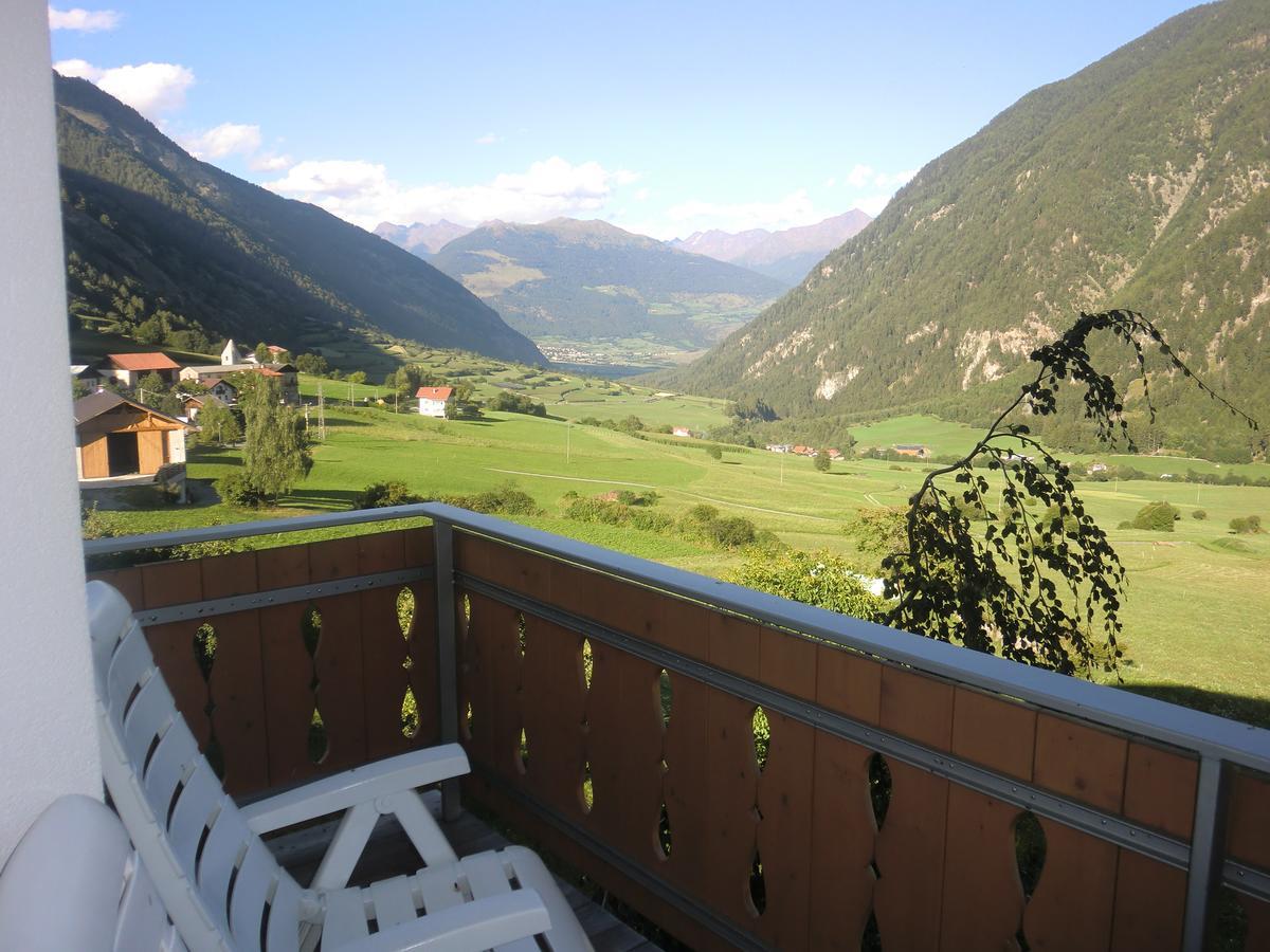 Hotel Chavalatsch Tubre Exterior photo